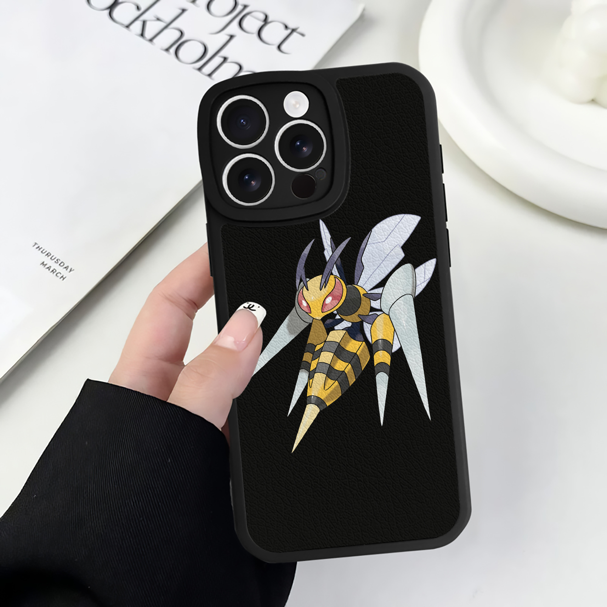 （画像用） ポケットモンスター Pokémon 【iPhone 16シリーズ対応】シリコンスマホケース（レザー調） 材質：シリコン